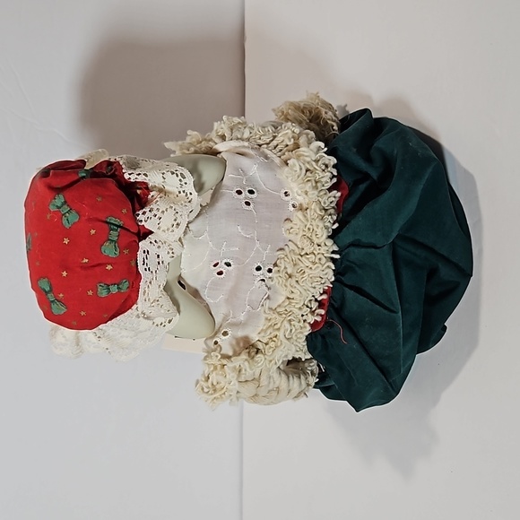 House of Lloyd VTG Christmas Around the World Grannie Flo Bunny Red Green - Picture 6 of 10